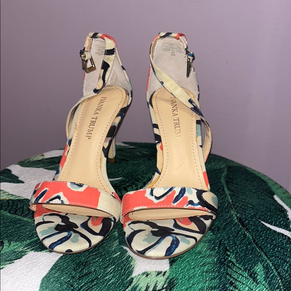 Ivanka Trump Red and Black Stiletto kitten  Heels size 6